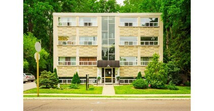 99 York Rd in Hamilton, ON - Building Photo - Building Photo