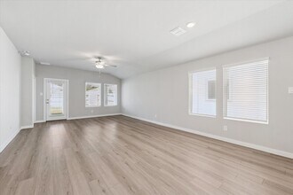 1510 King Rnch Rd in Conroe, TX - Building Photo - Building Photo