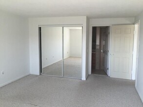2 Williamsburg Ct in Shrewsbury, MA - Building Photo - Building Photo