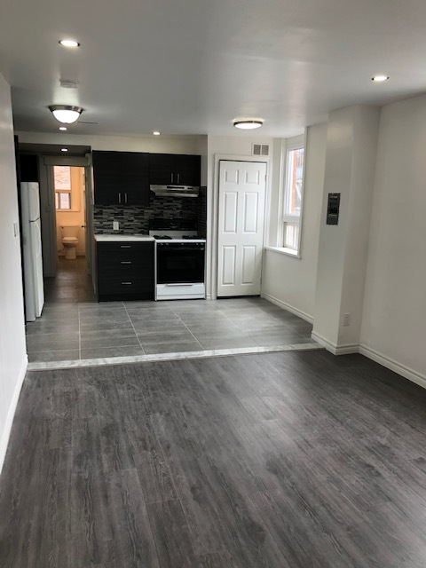10-10 Locke St N in Hamilton, ON - Building Photo - Building Photo