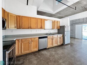 200 E Dania Beach Blvd in Dania Beach, FL - Building Photo - Building Photo