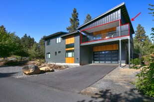 19973 Aspenwood Rd in Bend, OR - Building Photo