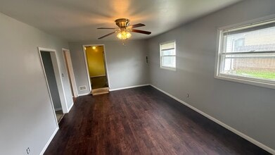 245 Columbia St in Huntington, IN - Building Photo - Building Photo