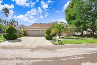 223 Rosana Dr in Brandon, FL - Foto de edificio - Building Photo