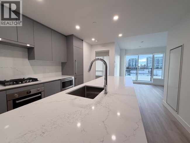 property at 7977 Lansdowne Rd