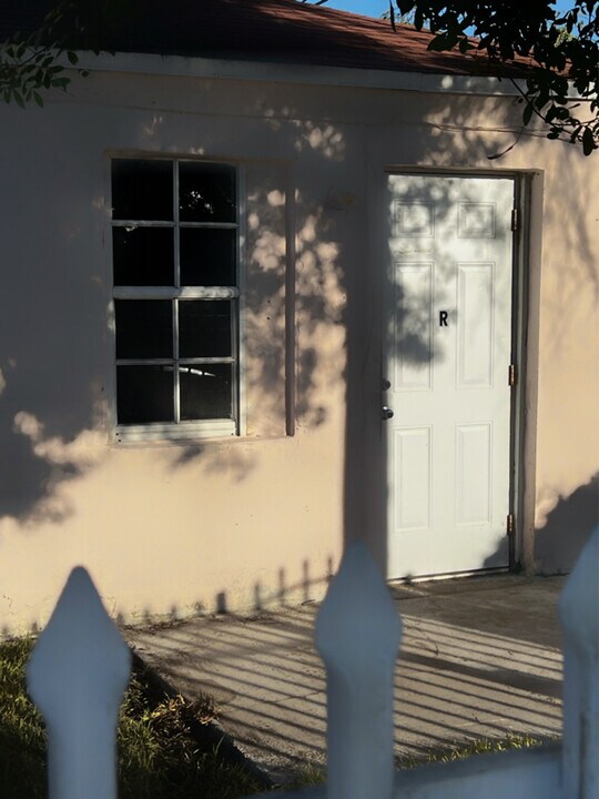 786 NW 75th St in Miami, FL - Building Photo