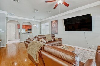 9113 Creekstone Lake Dr in Houston, TX - Building Photo - Building Photo