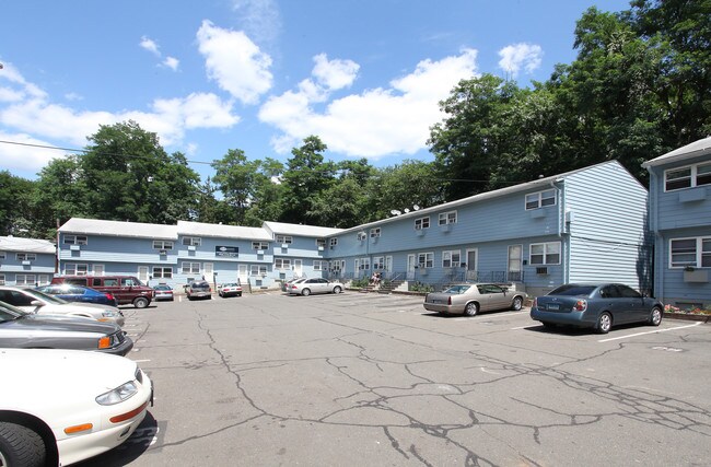 Beecher Gardens in New Haven, CT - Building Photo - Building Photo