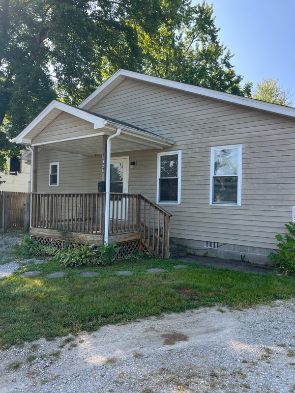 525 W Cherry St in Austin, IN - Building Photo - Building Photo