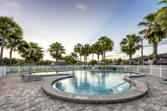 Willow Lake Crossing in Lutz, FL - Foto de edificio - Building Photo