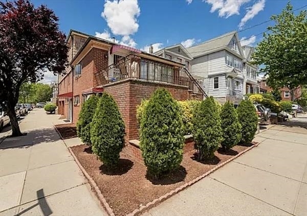 153 Avenue B in Bayonne, NJ - Building Photo - Building Photo