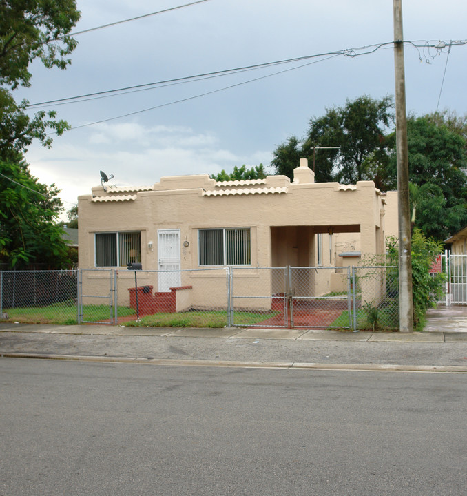 536 NE 69th St in Miami, FL - Building Photo