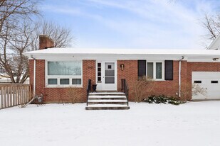 2607 McDaniel Ave in Evanston, IL - Building Photo