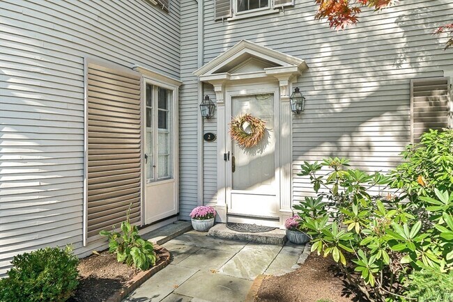 2 Phillips Pond Rd in Natick, MA - Building Photo - Building Photo