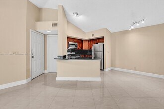 3370 Pinewalk Dr N in Margate, FL - Building Photo - Building Photo