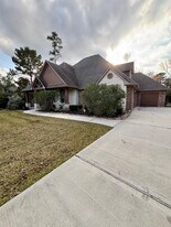 8970 Navigation Cir in Montgomery, TX - Building Photo