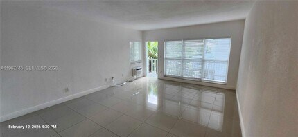 9800 E Bay Harbor Dr in Bay Harbor Islands, FL - Building Photo - Building Photo