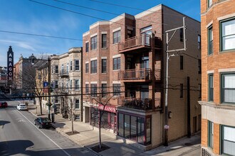 1054 W Lawrence Ave in Chicago, IL - Foto de edificio - Building Photo