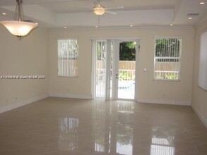 606 SW 10th St in Fort Lauderdale, FL - Building Photo - Building Photo