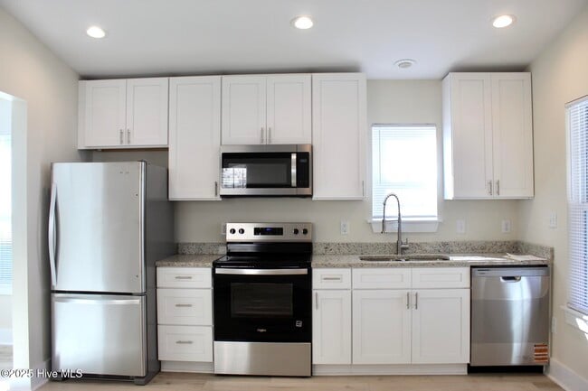 215 Gores Row in Wilmington, NC - Building Photo - Building Photo