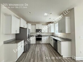 205 Wrenwood Dr in Clayton, NC - Building Photo - Building Photo