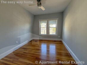 7 Leyden Ave in Medford, MA - Foto de edificio - Building Photo