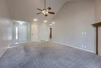 16817 Pierce St. in Omaha, NE - Building Photo - Building Photo