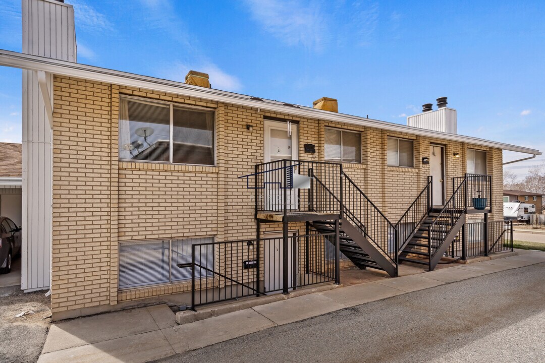 5858 S 2000 W, Unit C in Roy, UT - Building Photo