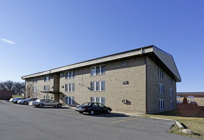 645 Moraine Ter in Schererville, IN - Foto de edificio - Building Photo