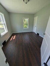 2102 NE Meriden Rd in Topeka, KS - Building Photo - Building Photo