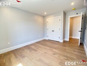 344 Market St, Unit 2 in Boston, MA - Foto de edificio - Building Photo