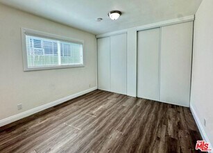 2040 S Sherbourne Dr in Los Angeles, CA - Building Photo - Building Photo