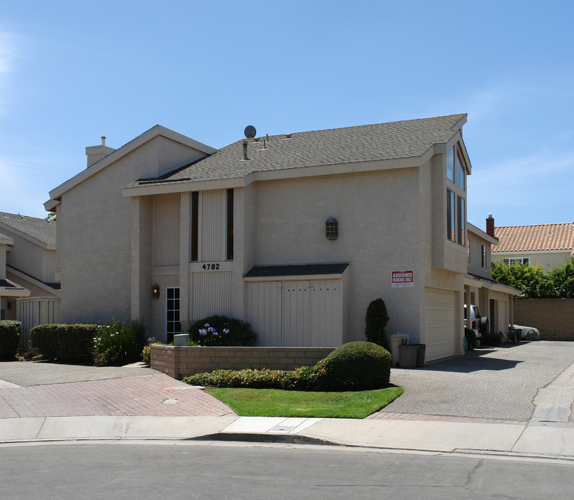 4782 James Cir in Huntington Beach, CA - Building Photo