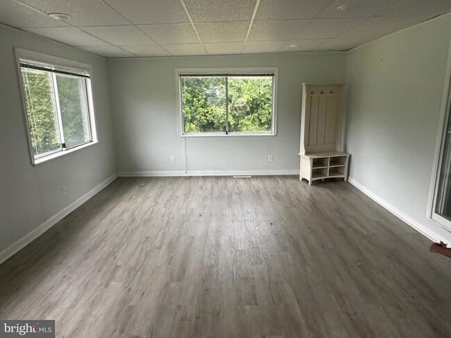 1214 Reece Rd in Severn, MD - Foto de edificio - Building Photo