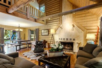 465 Sylvan Dr in Fontana-on-Geneva Lake, WI - Building Photo - Building Photo