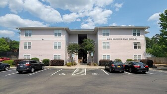 929 Morreene Rd in Durham, NC - Building Photo