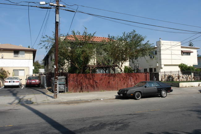 15139 Erwin St in Van Nuys, CA - Building Photo - Building Photo