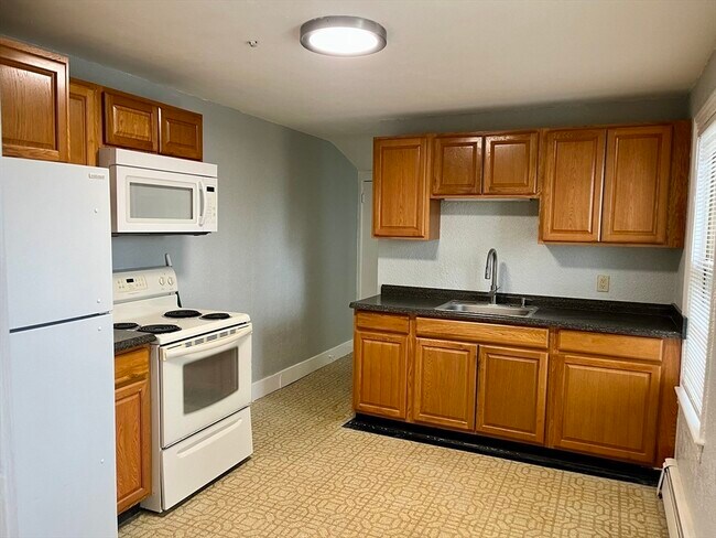 277 W Elm St in Brockton, MA - Building Photo - Building Photo