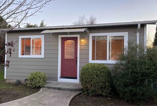 139 Roslyn Dr, Unit A in Concord, CA - Building Photo