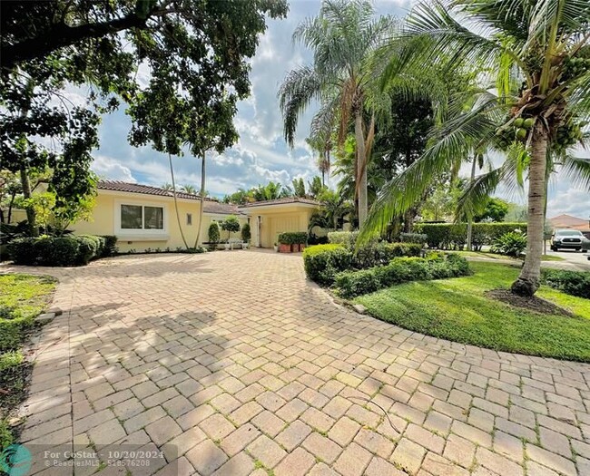 3220 Oleander Way in Pompano Beach, FL - Building Photo - Building Photo