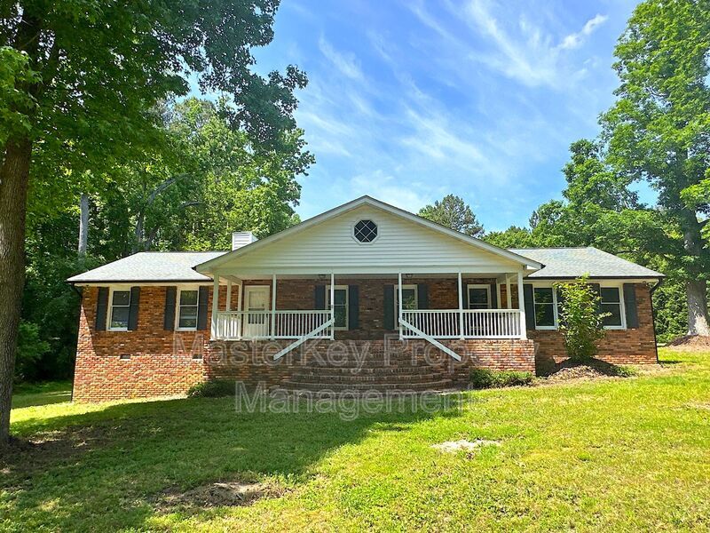 5904 Copper Trail in Raleigh, NC - Foto de edificio