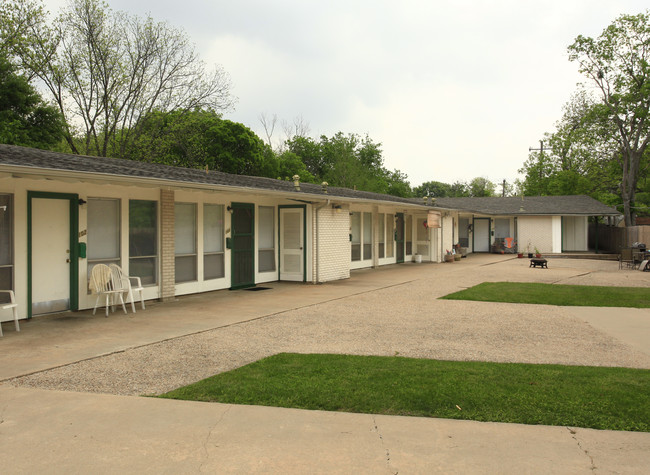 Raphael Apartments in Austin, TX - Building Photo - Building Photo