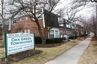 Park Townhomes in Highland Park, IL - Building Photo - Building Photo