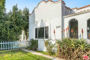 1033 57th St in Los Angeles, CA - Building Photo