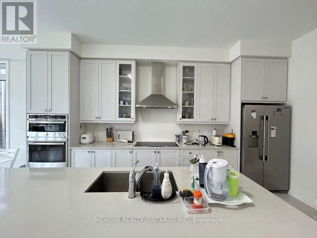 90 Fallharvest Wy in Whitchurch-Stouffville, ON - Building Photo - Building Photo