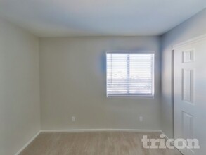 3900 Grand Meadow St in Las Vegas, NV - Building Photo - Building Photo