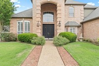 715 Manchester Ct in Southlake, TX - Foto de edificio - Building Photo