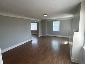 15065 Gilchrist St in Detroit, MI - Building Photo - Building Photo