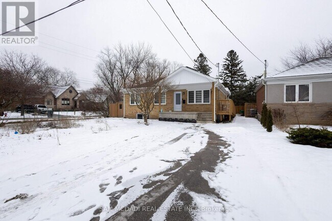 606 Drymen Crescent in Mississauga, ON - Building Photo - Building Photo