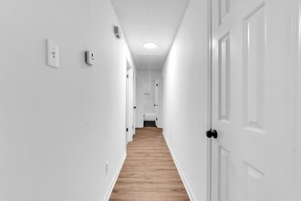 8439 River Glen Dr in Germantown, TN - Building Photo - Building Photo